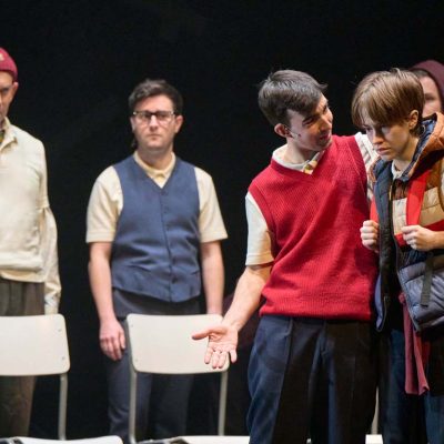 Teatros del Canal estrena Un monstruo viene a verme, una emotiva obra para concienciar sobre el cáncer
La compañía madrileña LaJOVEN presenta el 6 de diciembre esta producción en colaboración con la Asociación Española contra el Cáncer, que podrá verse hasta el 15 de diciembre
La obra sigue la adaptación teatral estrenada en Londres en 2018 de una novela que el director español Juan Antonio Bayona llevó al cine y ganó nueve Goyas
fotografo Pablo Lorente