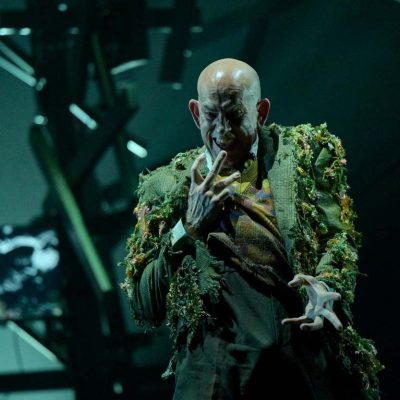 Teatros del Canal estrena Un monstruo viene a verme, una emotiva obra para concienciar sobre el cáncer
La compañía madrileña LaJOVEN presenta el 6 de diciembre esta producción en colaboración con la Asociación Española contra el Cáncer, que podrá verse hasta el 15 de diciembre
La obra sigue la adaptación teatral estrenada en Londres en 2018 de una novela que el director español Juan Antonio Bayona llevó al cine y ganó nueve Goyas
fotografo Pablo Lorente