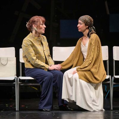 Teatros del Canal estrena Un monstruo viene a verme, una emotiva obra para concienciar sobre el cáncer
La compañía madrileña LaJOVEN presenta el 6 de diciembre esta producción en colaboración con la Asociación Española contra el Cáncer, que podrá verse hasta el 15 de diciembre
La obra sigue la adaptación teatral estrenada en Londres en 2018 de una novela que el director español Juan Antonio Bayona llevó al cine y ganó nueve Goyas
fotografo Pablo Lorente